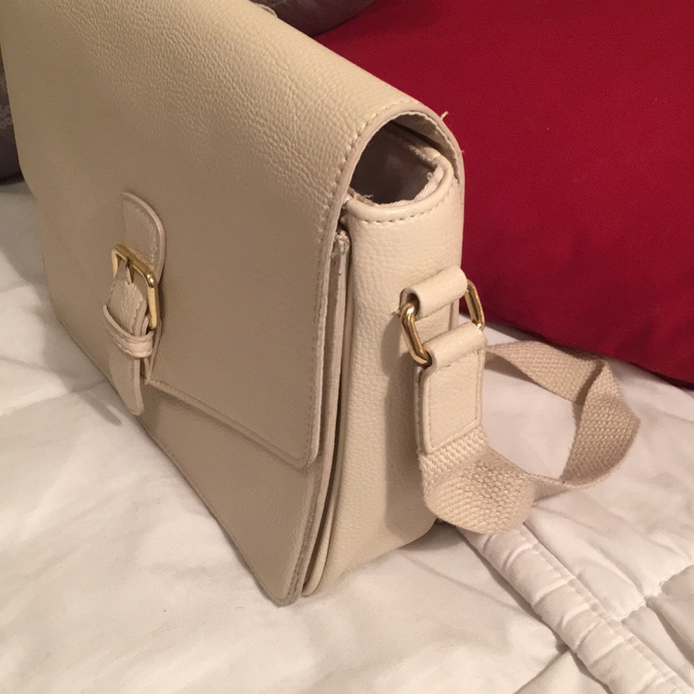 White Purse - Picture 2 of 8